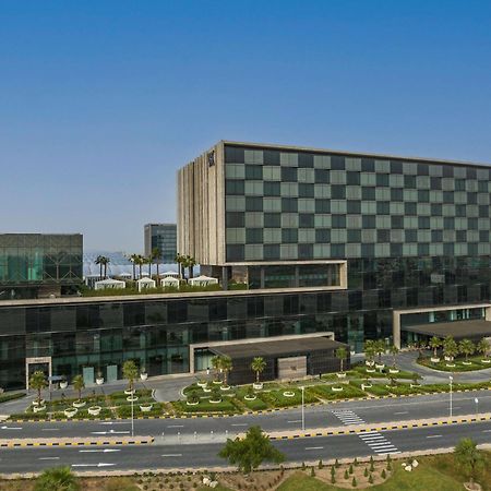 מלון כוויית Waldorf Astoria Kuwait מראה חיצוני תמונה The new building of the University of Nicosia